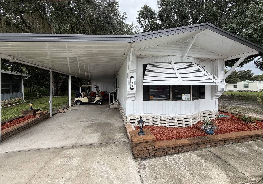 Winter Haven, FL Mobile Home for Sale located at 829 Bunker Circle Hidden Golf Club